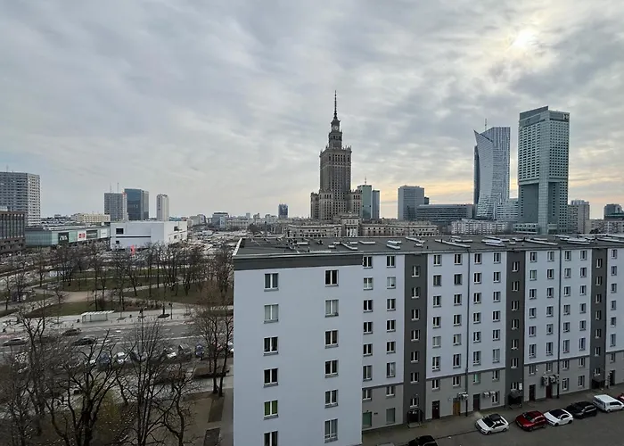 Sweet Life Apartment Next To Metro Station