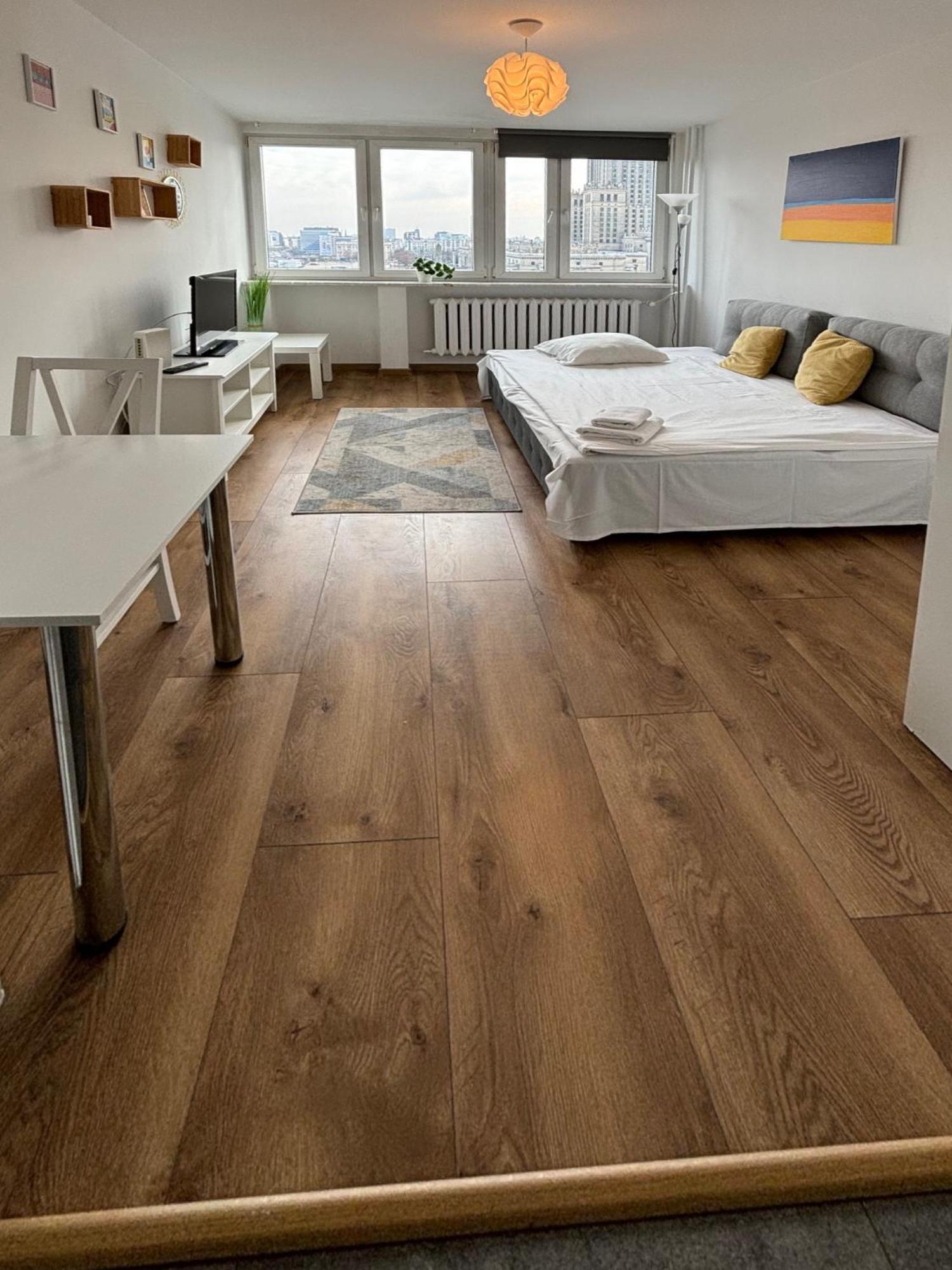 Apartment Sweet Life Next To Metro Station Warschau
